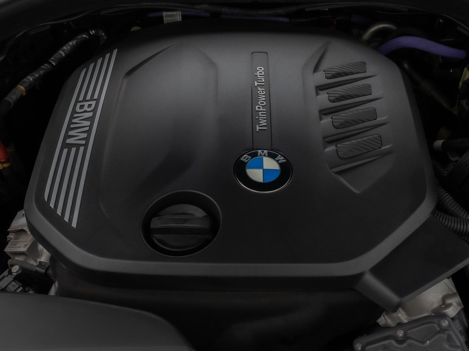 Fahrzeugabbildung BMW 320d Individual DAB HiFi Leder AHK Alarm Sport