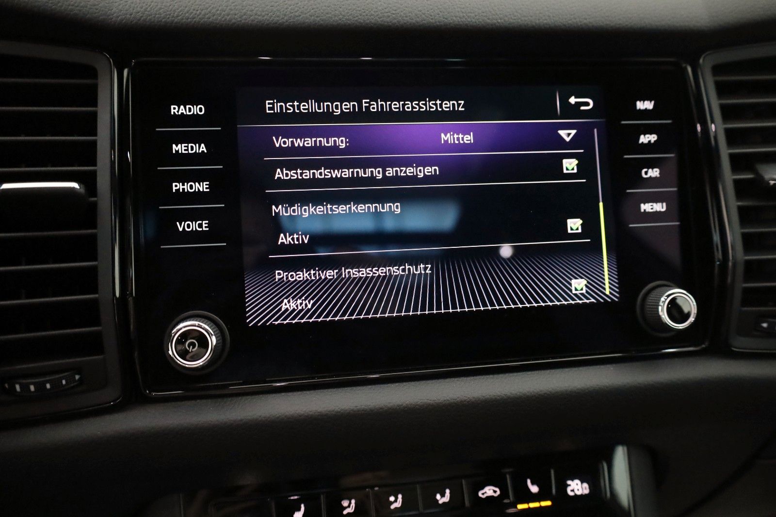 Fahrzeugabbildung SKODA Kodiaq Sportline 4x4 Leder,Navi,LED,PanDach,ACC