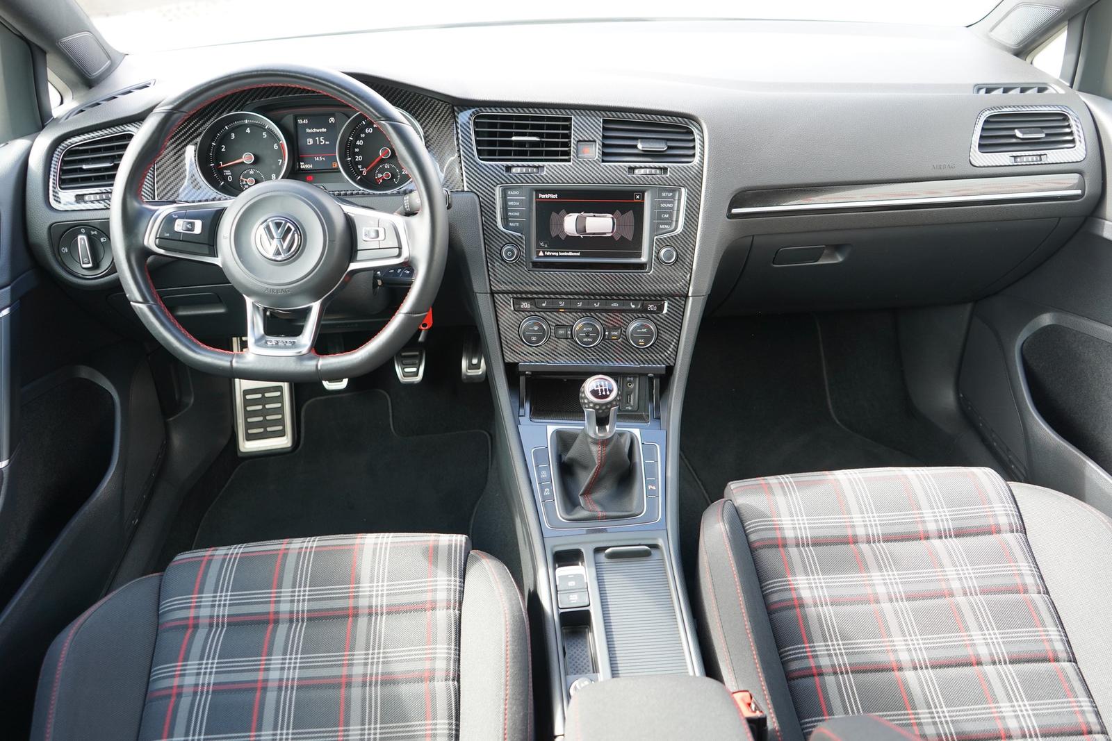 Volkswagen Golf VII 2.0 GTI Sitzheizung Klimaaut. PDC AHK