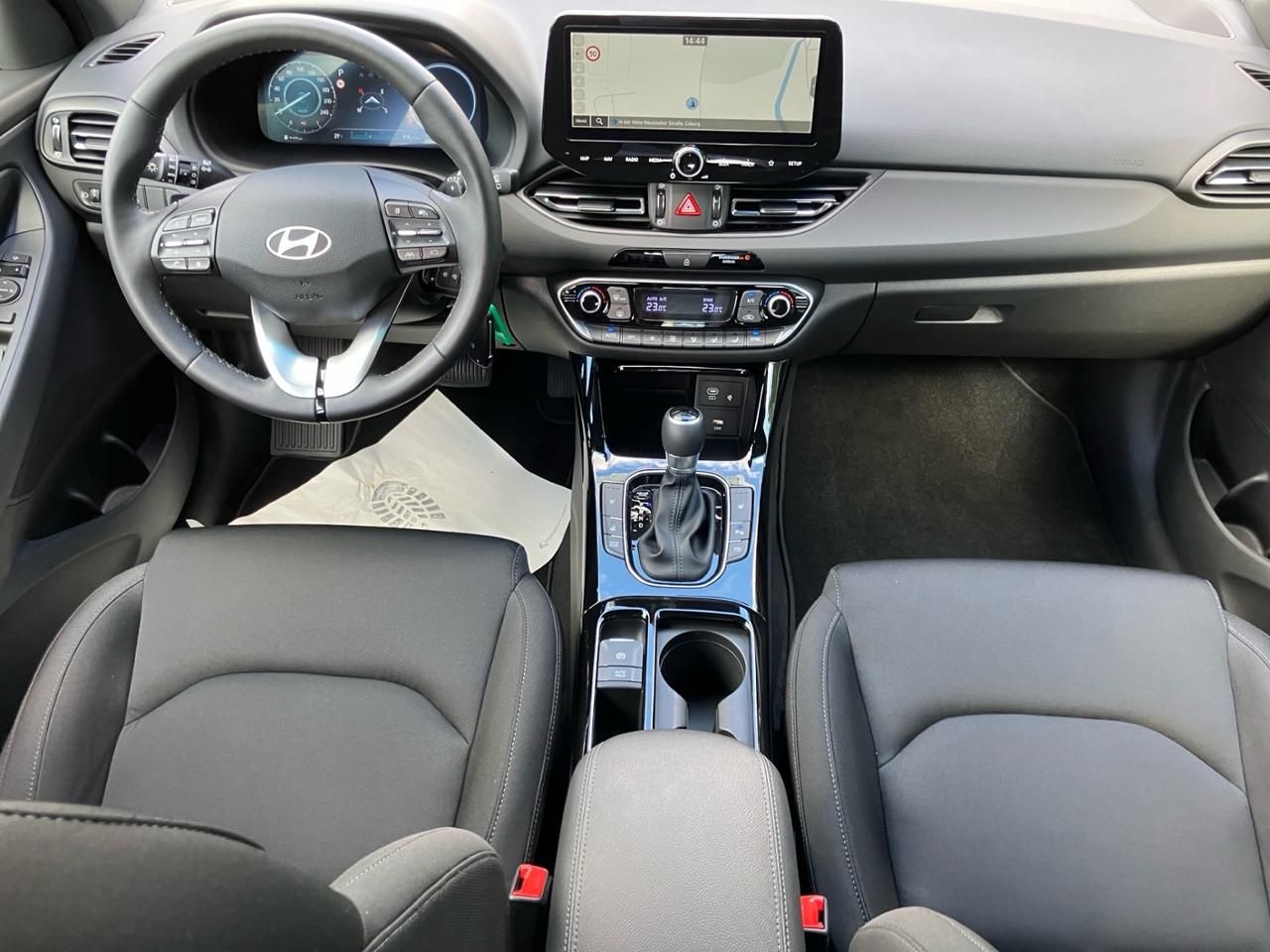 Fahrzeugabbildung Hyundai i30 ADVANTAGE LED*SHZ*LHZ*NAV*USB*CARPL