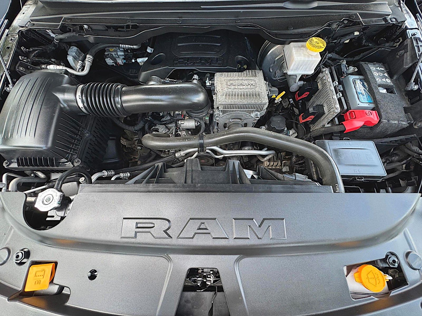Fahrzeugabbildung Dodge RAM 5.7 V8 HEMI LARAMIE Night 4x4 eTorq  Tesla