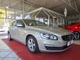 Volvo V60 Kombi Kinetic+NAVI+WINTER+KLIMAAUTO+TEMPOMAT - silberne Volvo V60