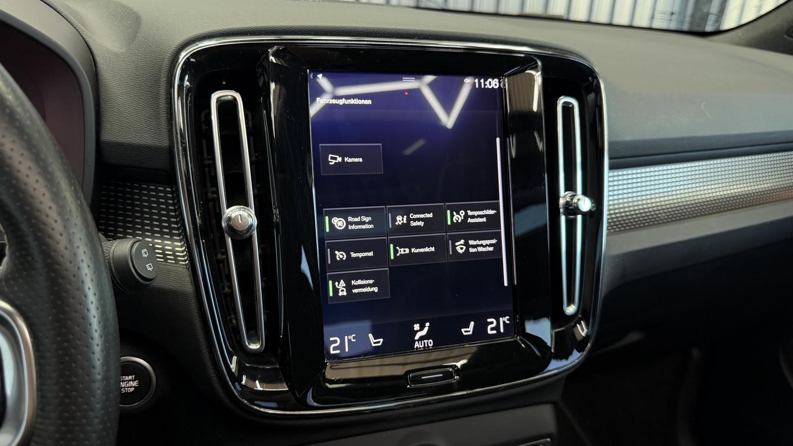 Volvo XC40 R Design 2WD*PANO*KAMERA*HARMAN-KARDON*LANE