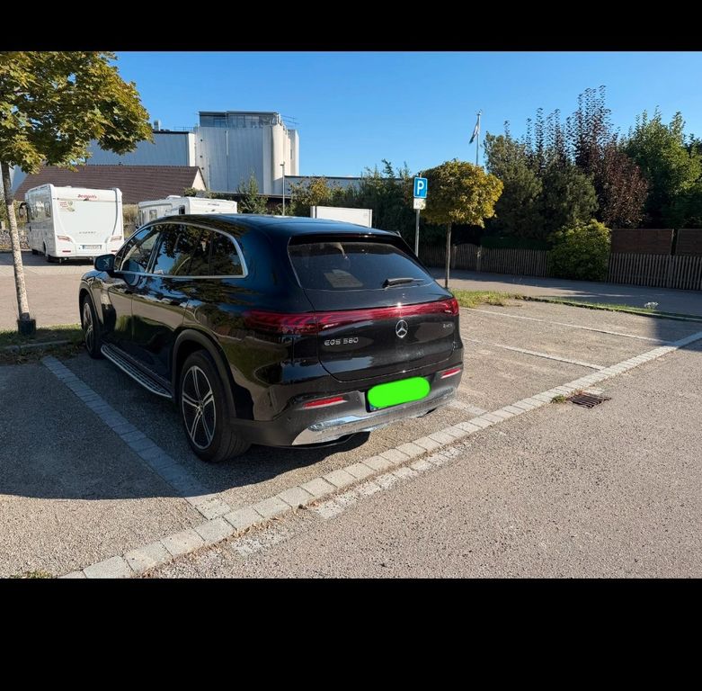 Image of Mercedes-Benz EQS SUV