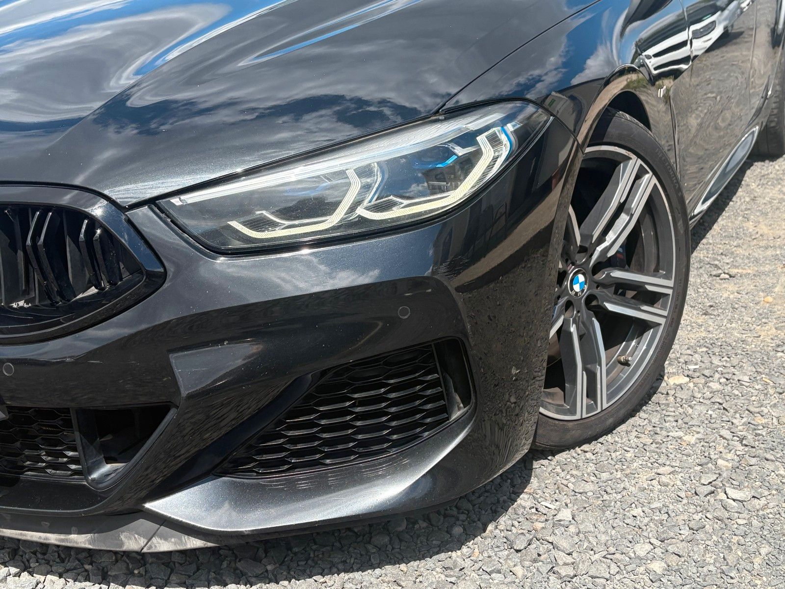 Fahrzeugabbildung BMW M850i xDrive GC M SPORTPAKET Navi Leder HUD 360