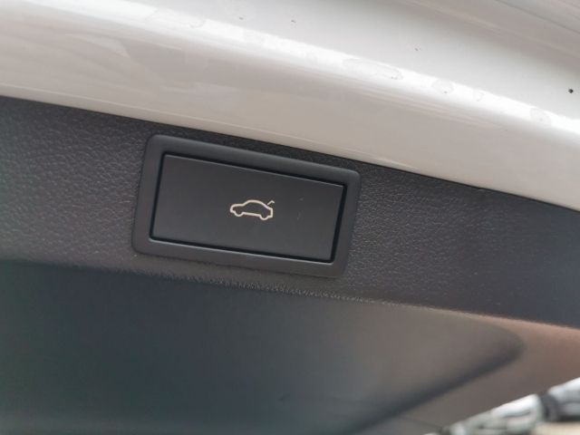 Fahrzeugabbildung SKODA Octavia Combi 1.5 TSI DSG mHEV Sportline NAVI ST