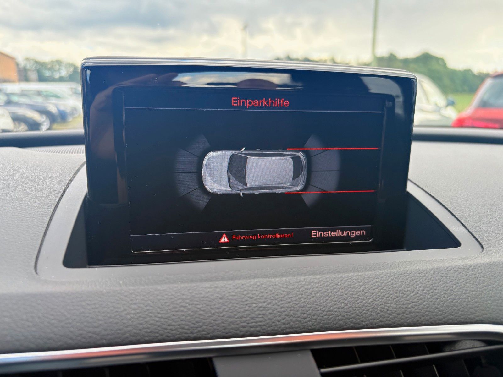 Fahrzeugabbildung Audi Q3 design quattro 2.0 TDI S-tronic Navi LED SHZ