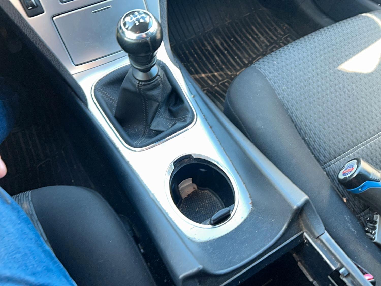Toyota Avensis 2012 — photo 24