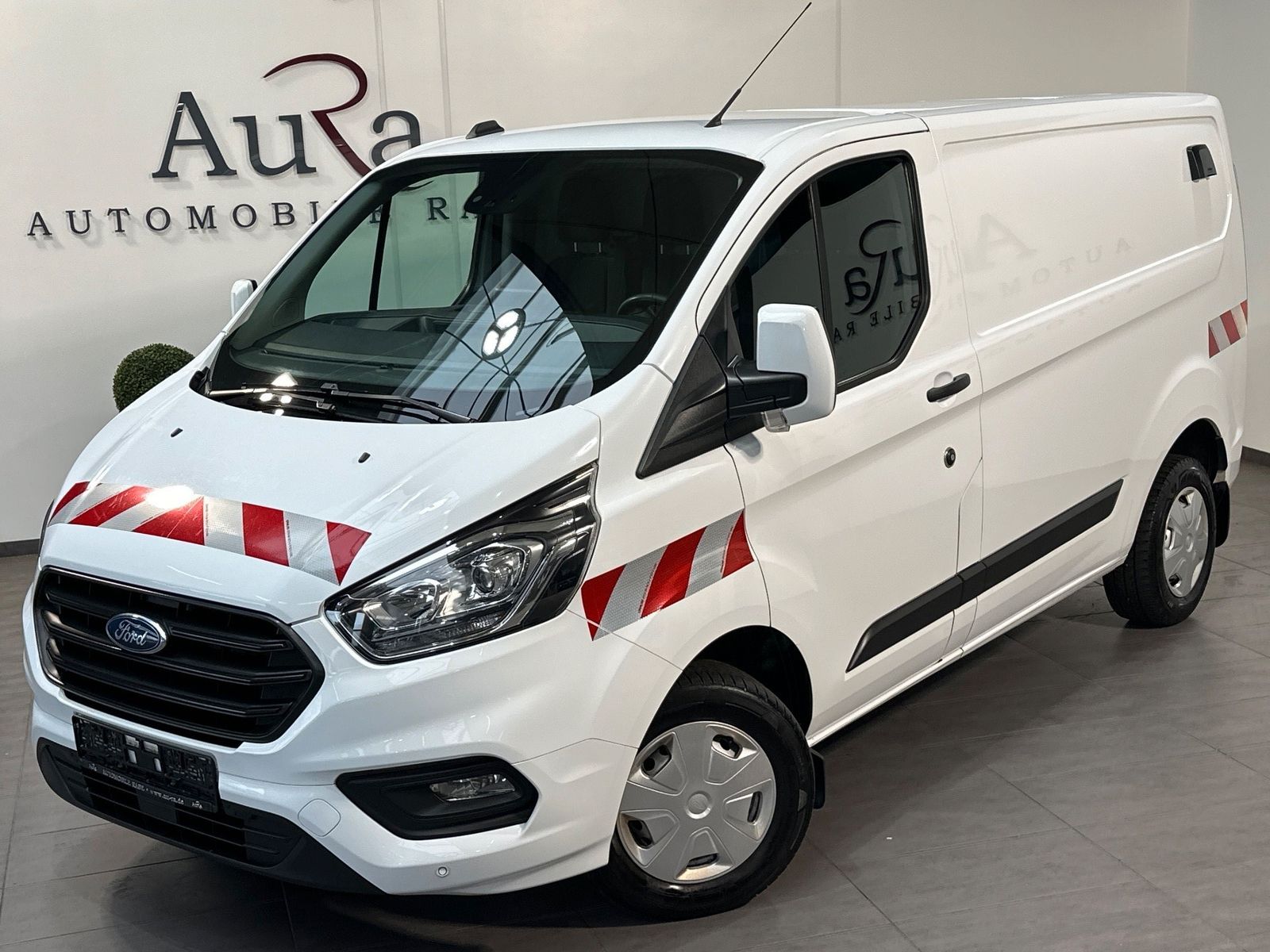 Fahrzeugabbildung Ford Transit Custom 280 L1H1 SORTIMO+NAV+KAMERA+PDC