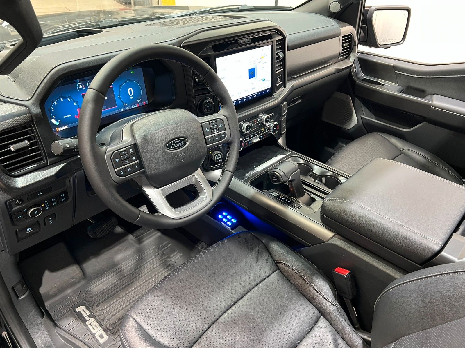 Fahrzeugabbildung Ford F-150 Lariat 5.0L V8  5,5"  MY25 * RTR UMBAU*