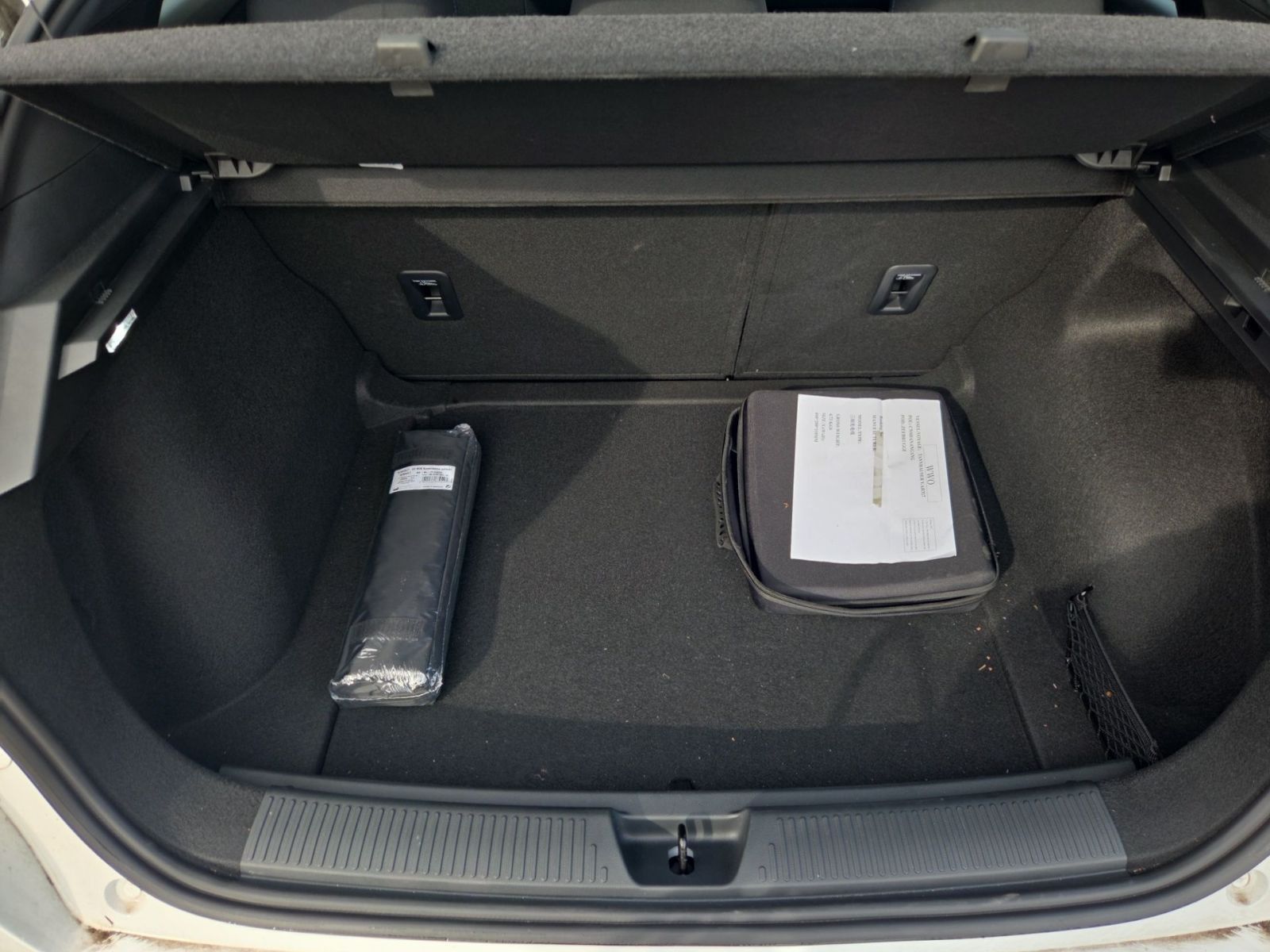 Fahrzeugabbildung MG MG4 4 Standard