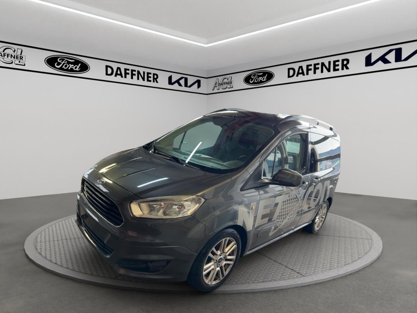 Fahrzeugabbildung Ford Tourneo Courier Titanium MOTORSCHADEN