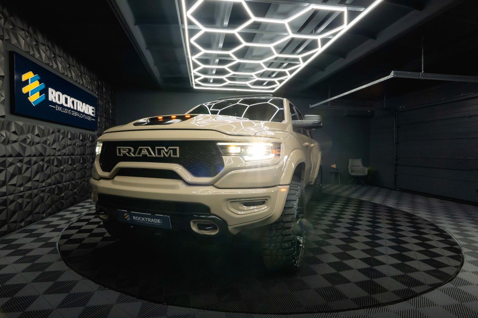 Fahrzeugabbildung Dodge RAM 6.4 V8 TRX SuperCharged 880PS *24 Zoll*Pano*
