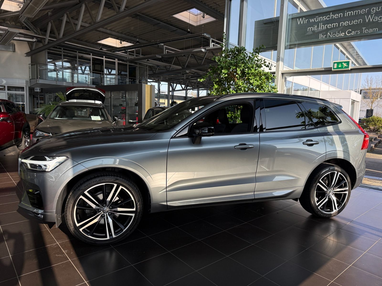 Fahrzeugabbildung Volvo XC60 R Design AHK H/K KAM LED