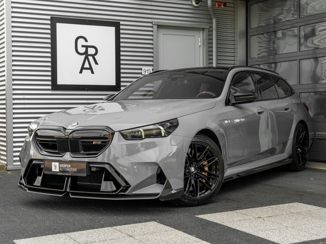 BMW M5 Touring M5 | CARBON | AKRAPOVIC | EVENTURI