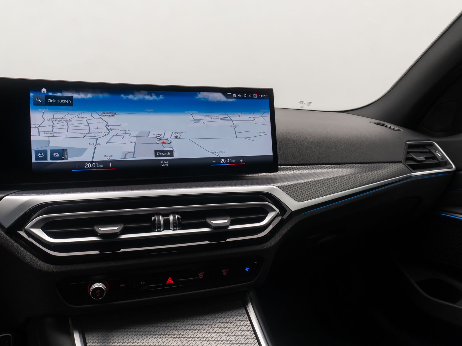 Fahrzeugabbildung BMW 330e xD M Sport HUD DAB Kamera HiFi Komf 19Zoll