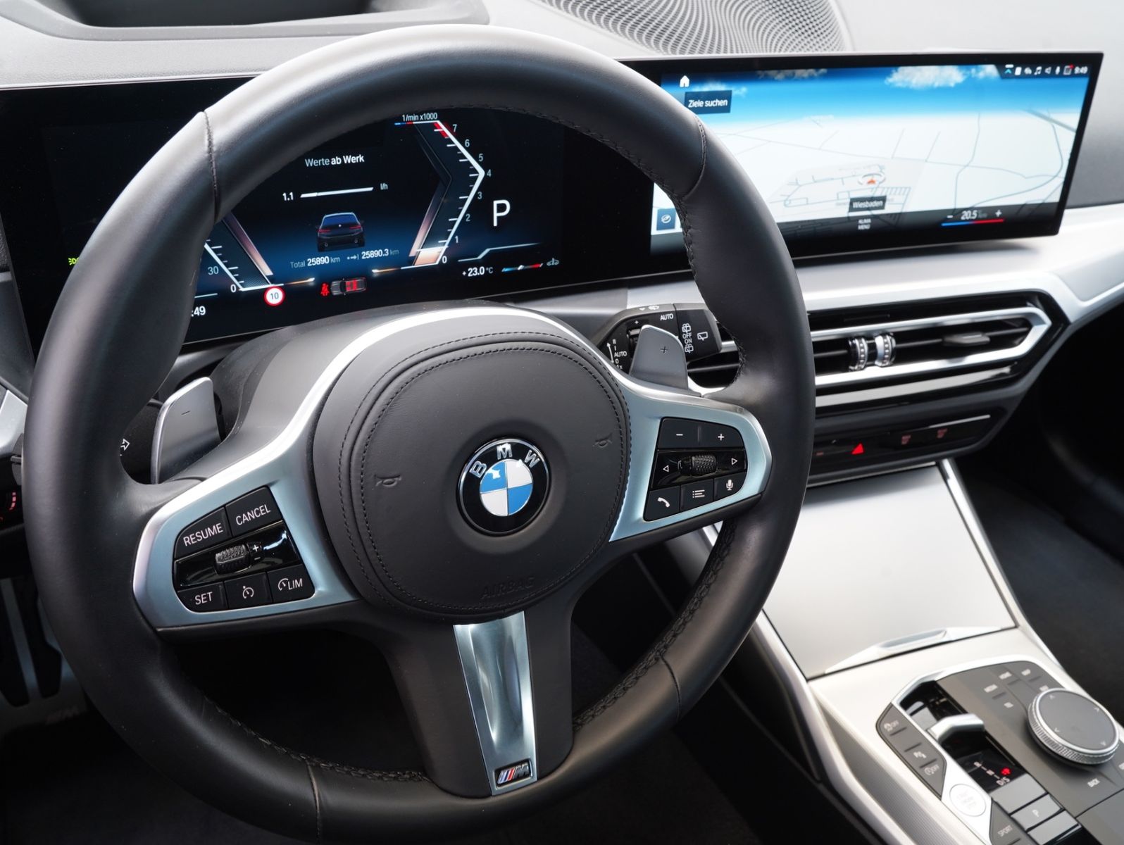Fahrzeugabbildung BMW 320 i Touring M Sport SHADOW/WIDE/HEADUP/PANO