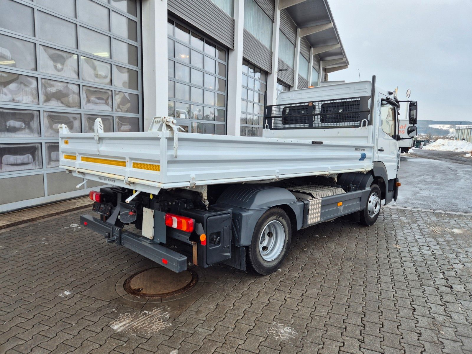 Fahrzeugabbildung Mercedes-Benz Atego 821 K 4x2 Meiller 2x AHK RUL Klima 3 Sitz