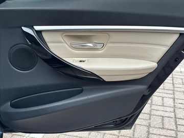 BMW 318 - 12