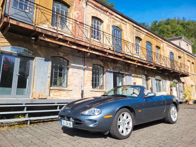 Jaguar XK8 Cabriolet Roadster bald ein Oldtimer