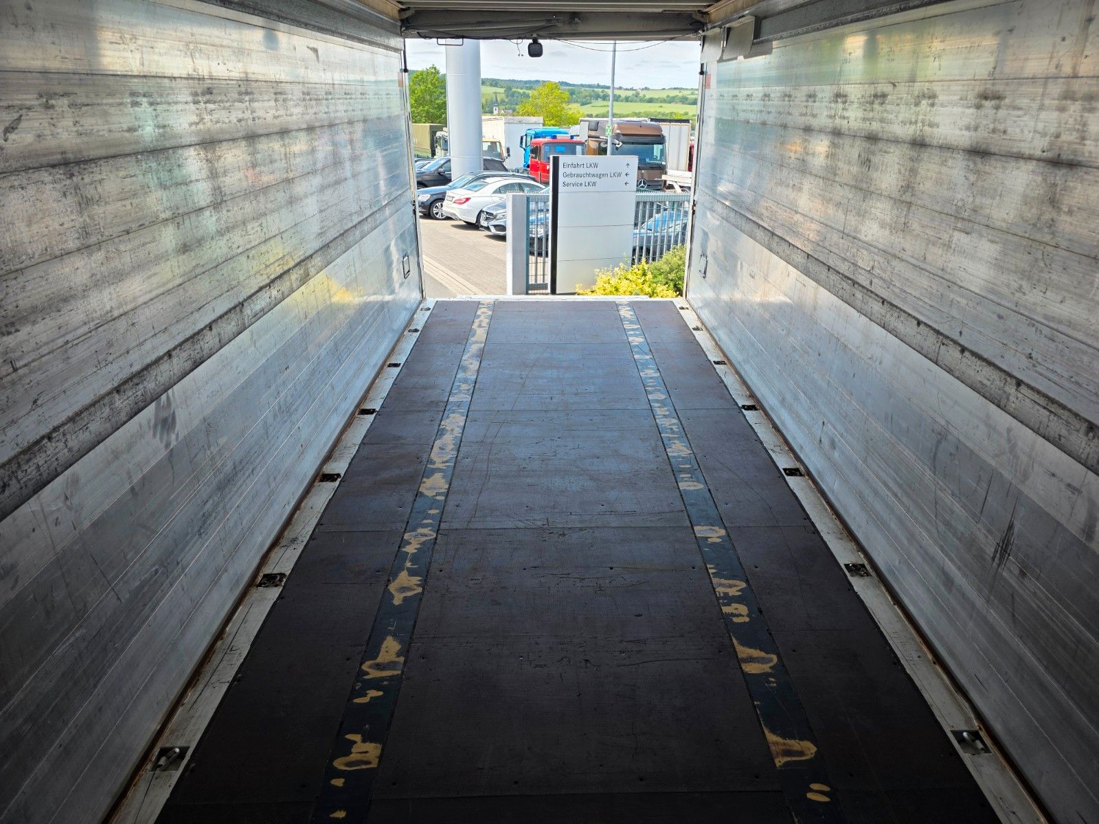 Fahrzeugabbildung Andere Böse BTA 7.3 Schwenkwand LBW Bär 2.000kg