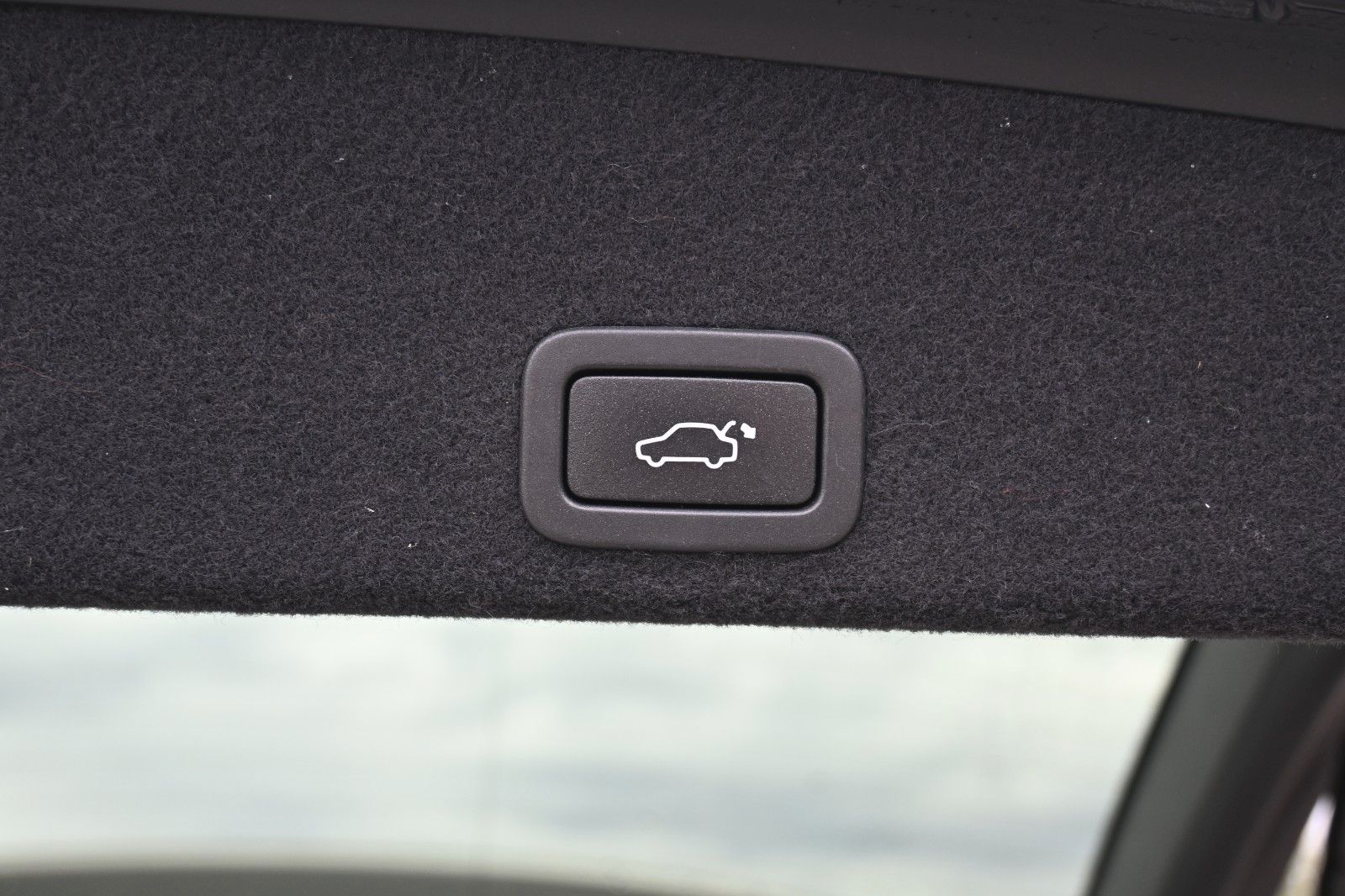 Fahrzeugabbildung Volvo XC60 D4 Momentum*BLIS*STHZ*PANO*BiXenon*CAM*DAB