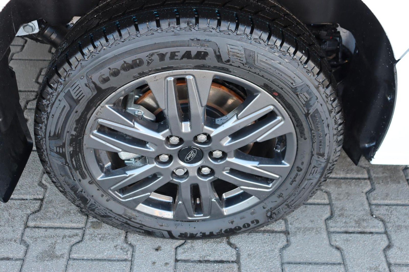 Ford Tourneo Custom Titanium 2.5l PHEV 340L1 0,0% AHK imagem 3