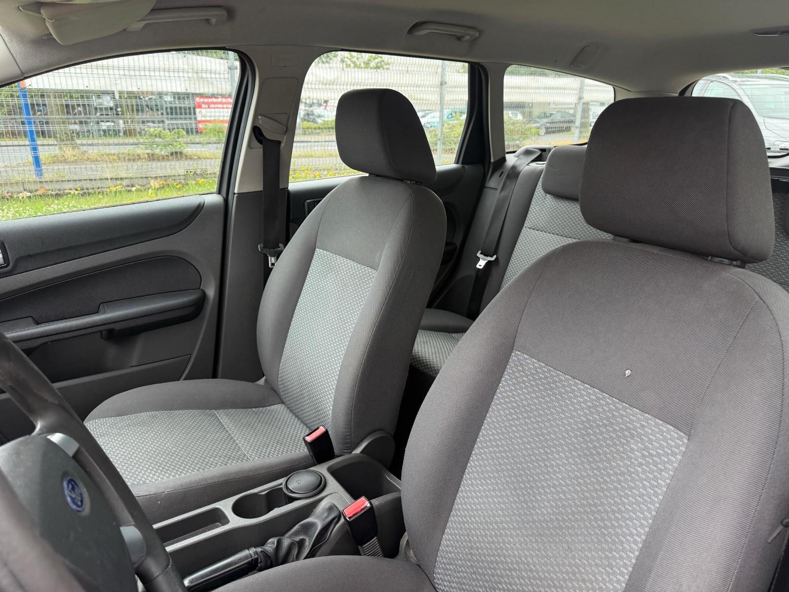 Ford Focus 2007 — photo 9