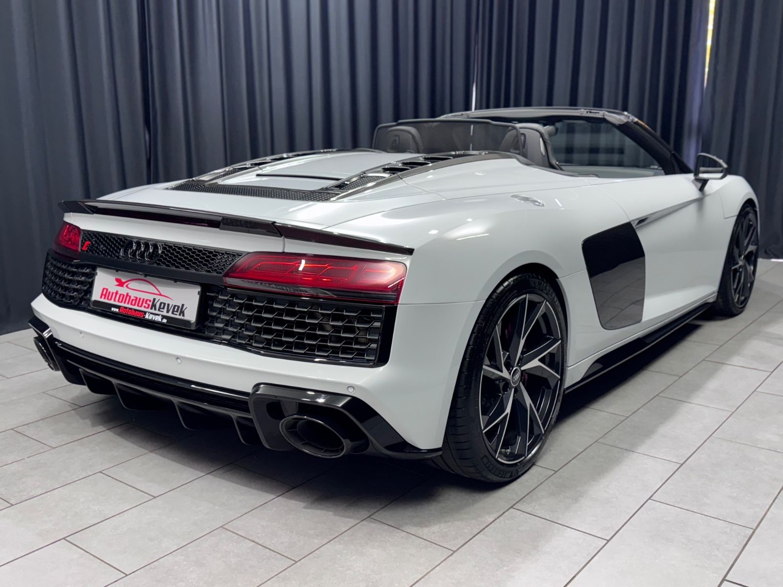 Fahrzeugabbildung Audi R8 Spyder 5.2 FSI quattro performance*CARBON*B/O