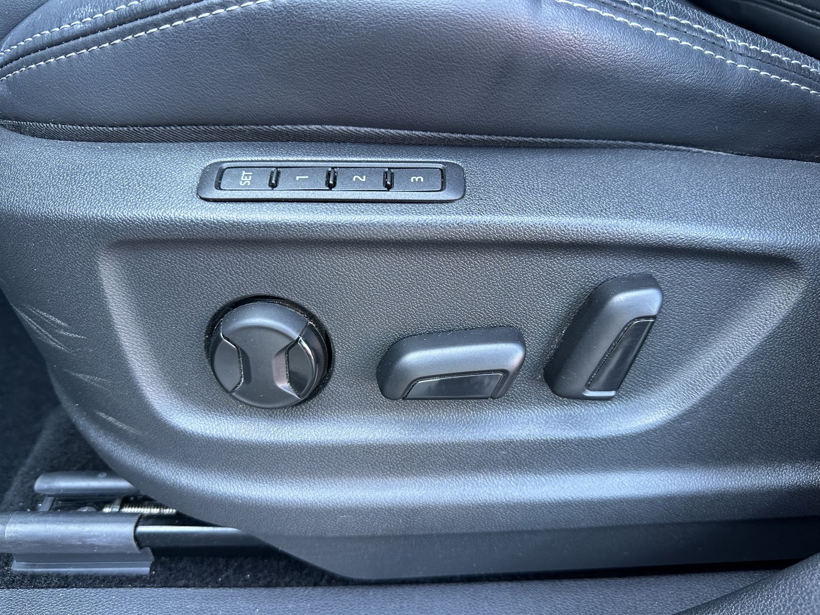 Fahrzeugabbildung SKODA Kodiaq 2.0 TDI DSG Style NAV+MATRIX+ACC+AHK+18ZO