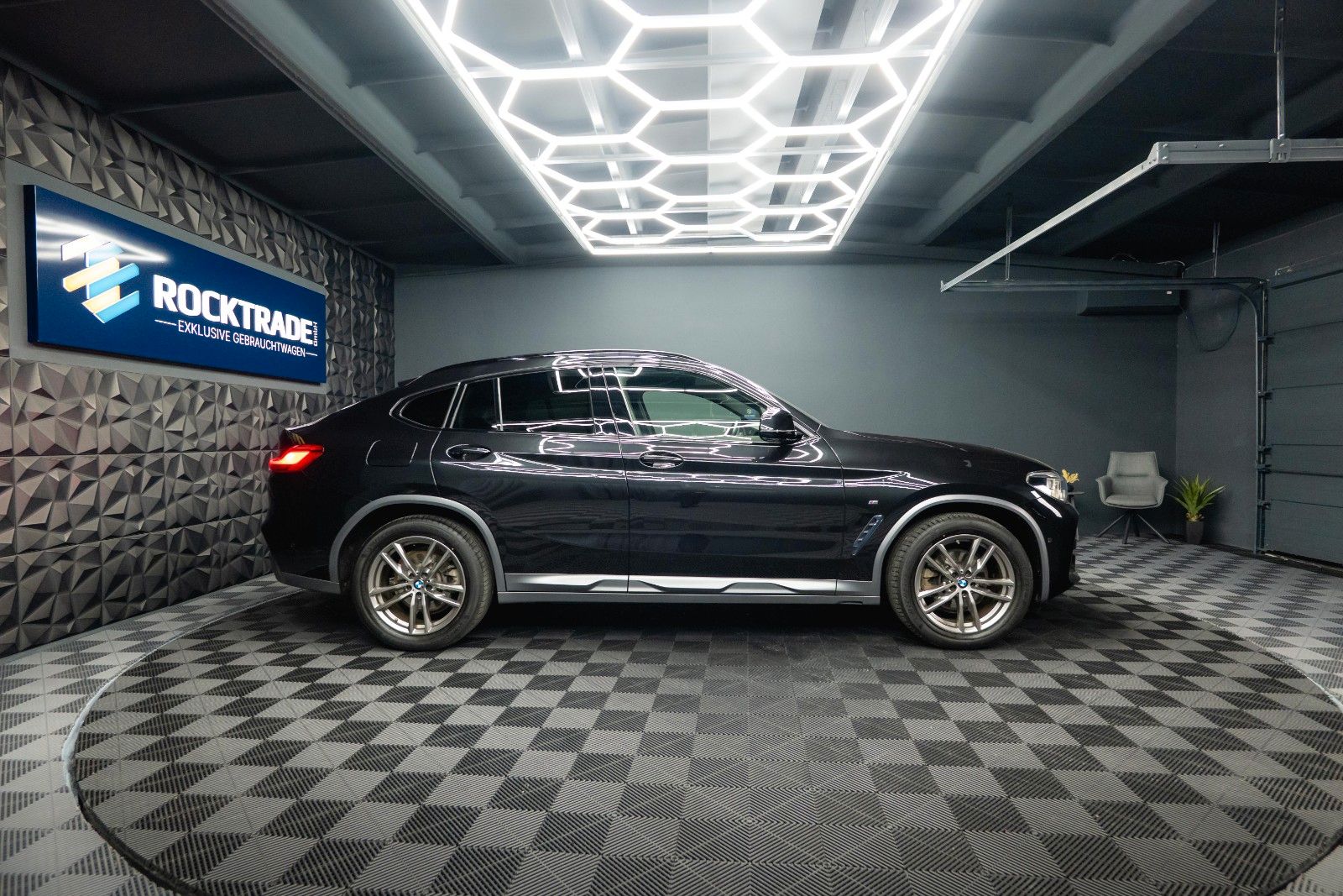 Fahrzeugabbildung BMW X4 xDrive 20d M Sport X Shadow Line *ACC*LED*DAB