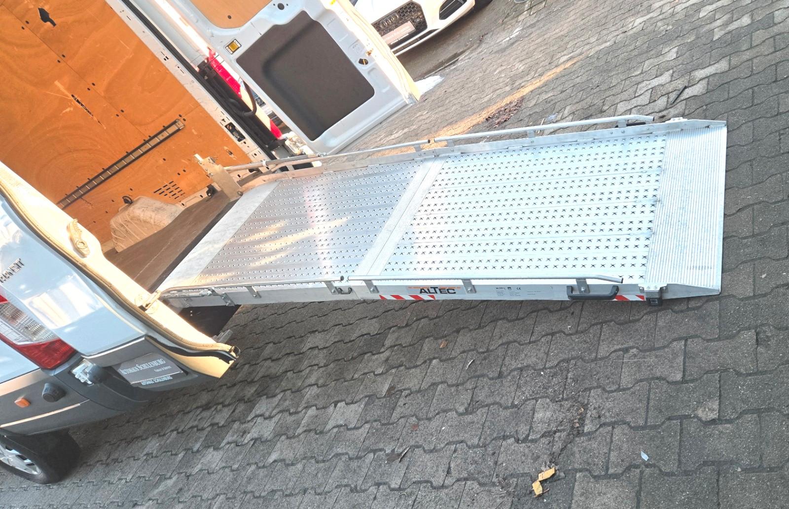 Ford Transit Kasten Rampe L4 Einparkhilfe Tempomat