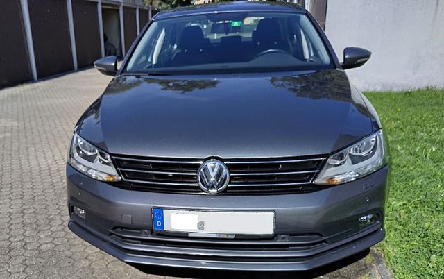 Volkswagen Jetta VI 1,4 TSI Benzin 150 PS Klimaautom.PDC,