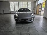 Porsche Panamera 4S Vollaustattung - Porsche Panamera mit Benzin-Antrieb: Automatik