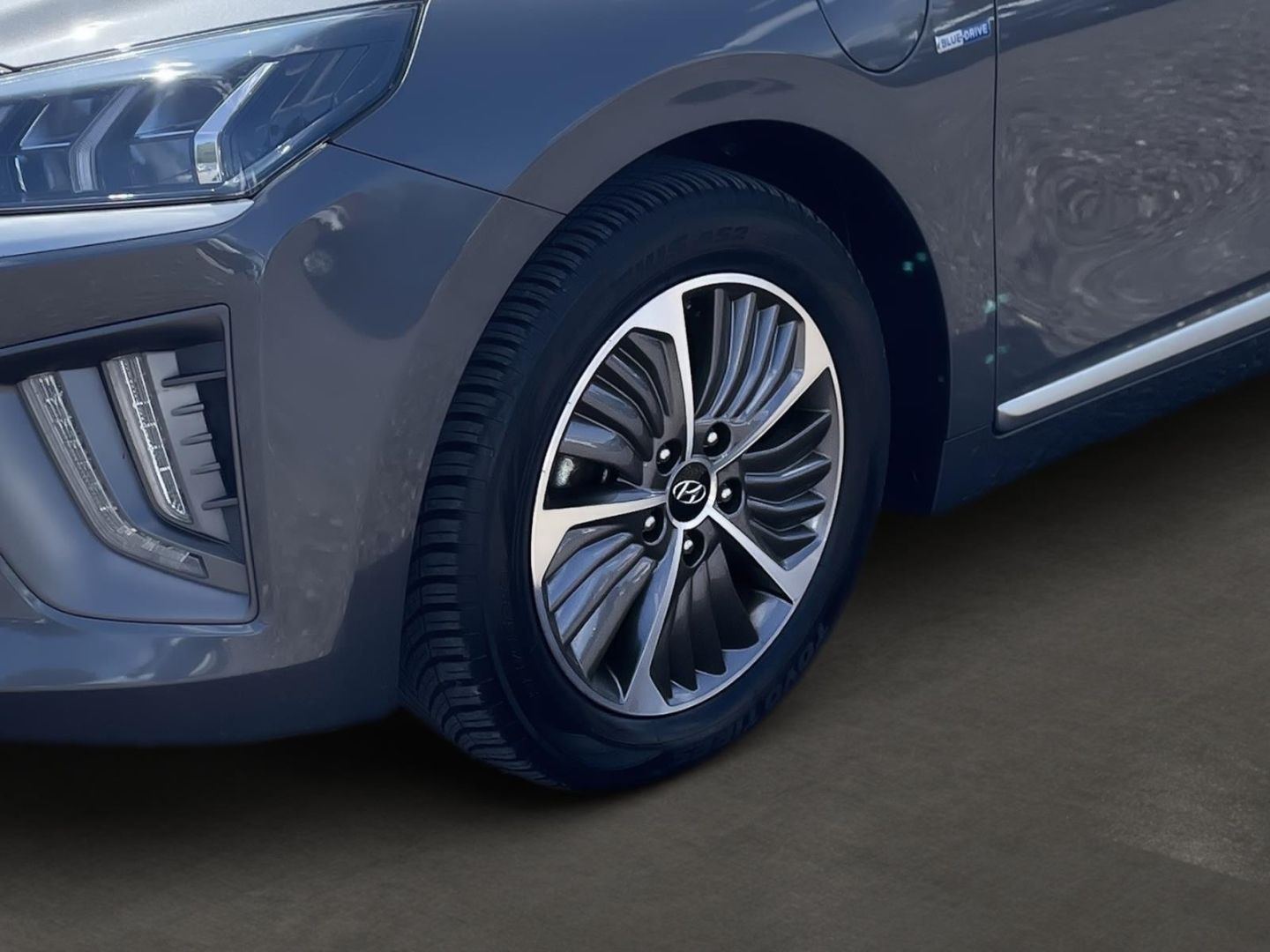 Fahrzeugabbildung Hyundai IONIQ Facelift PLUG IN Hybrid, Klima, Navi,