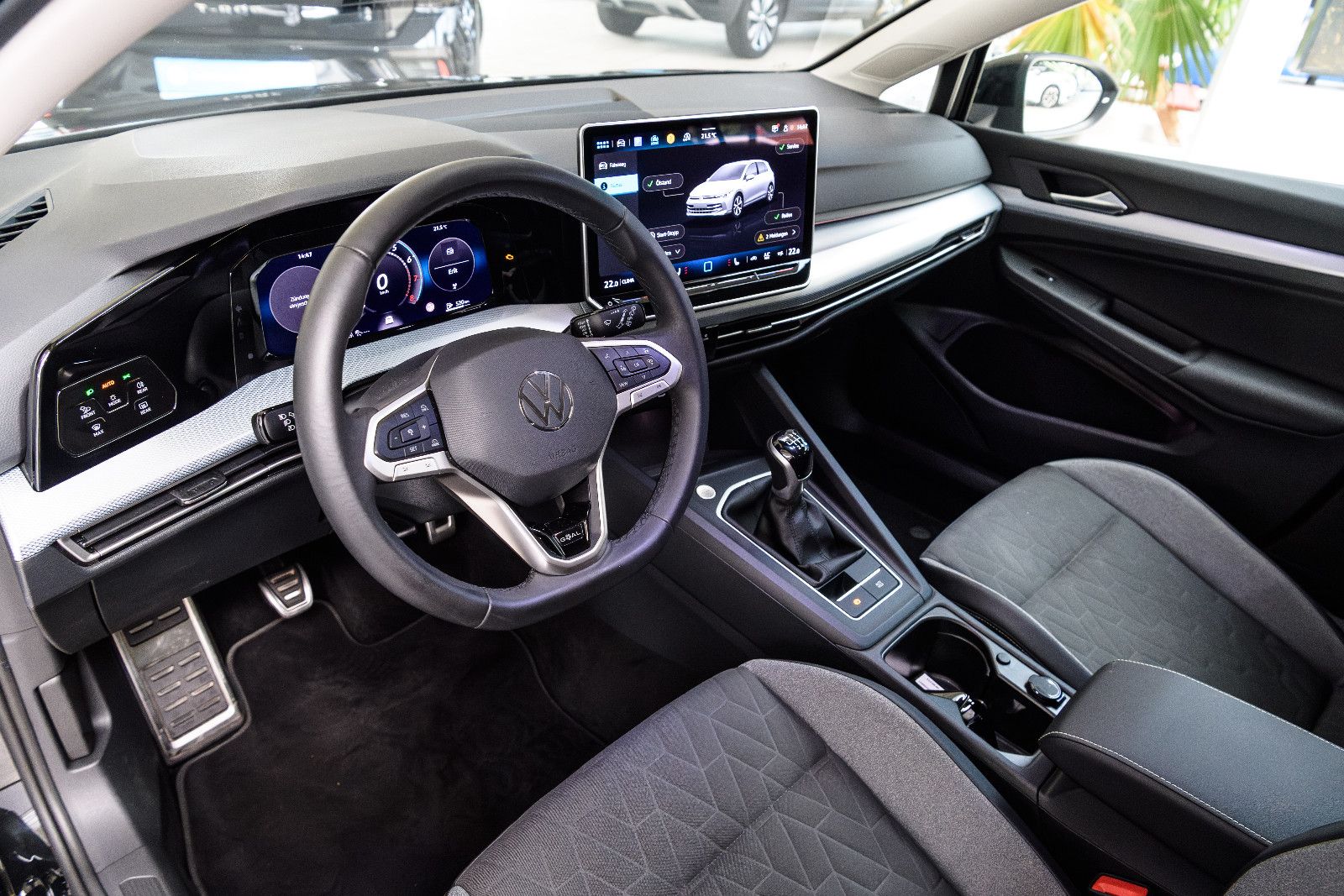 Fahrzeugabbildung Volkswagen Golf VIII Lim. 1.5 TSI Goal +AHK+GJR+KAM+NAVI