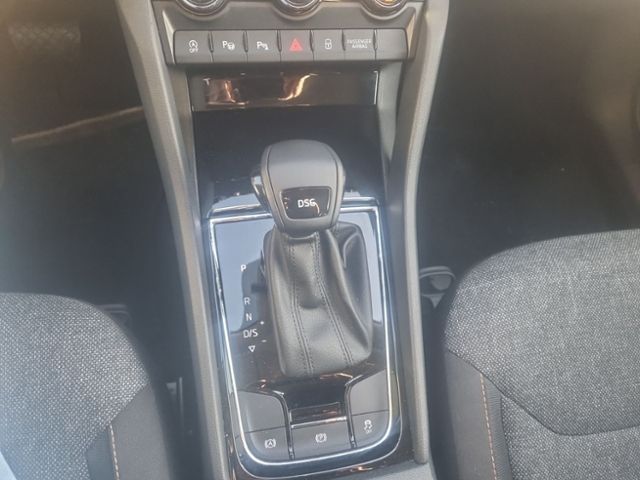 Fahrzeugabbildung SKODA Kodiaq 1.5 TSI DSG Clever NAVI MATRIX-LED