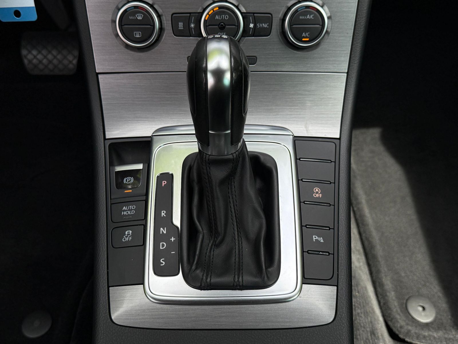Fahrzeugabbildung Volkswagen Passat Variant 2.0TDI DSG Comfort XEN+STHZ+AHK+