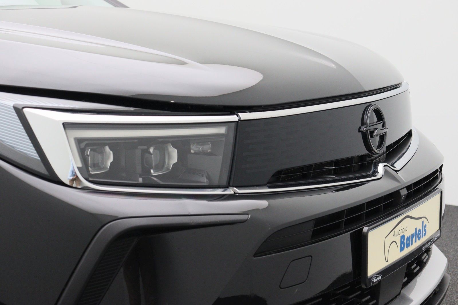 Fahrzeugabbildung Opel Grandland PHEV 1.6 Ultimate AT-8 AWD (300 PS)