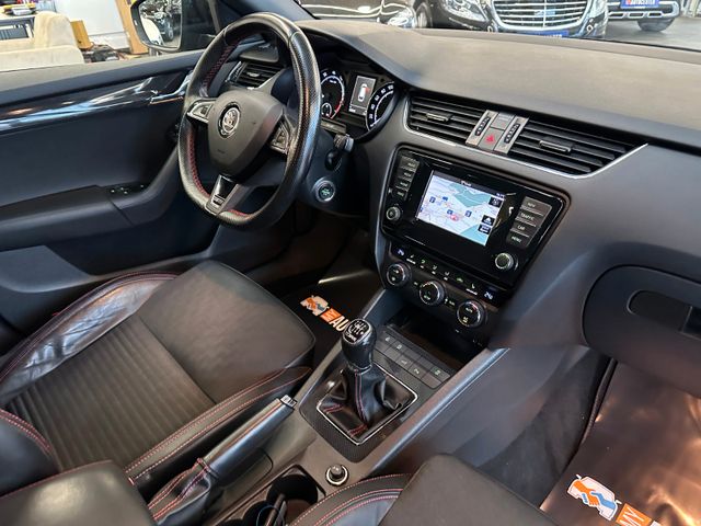 MYAUTOCENTER – Gebraucht- und Jahreswagen mit Werkstattservice in Pfaffenhofen Skoda Octavia Combi RS *1. Hand*Klima*Navi*Xenon*BT*
