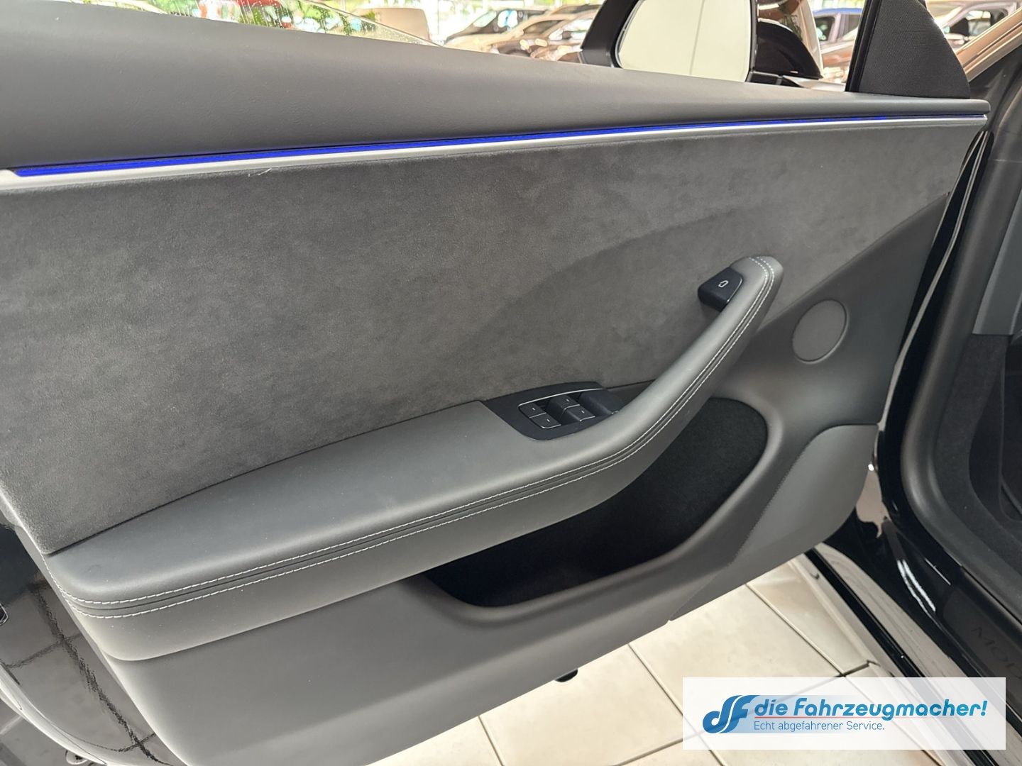 Fahrzeugabbildung Tesla Model 3 Long Range Dual AWD Soundsystem ACC El.