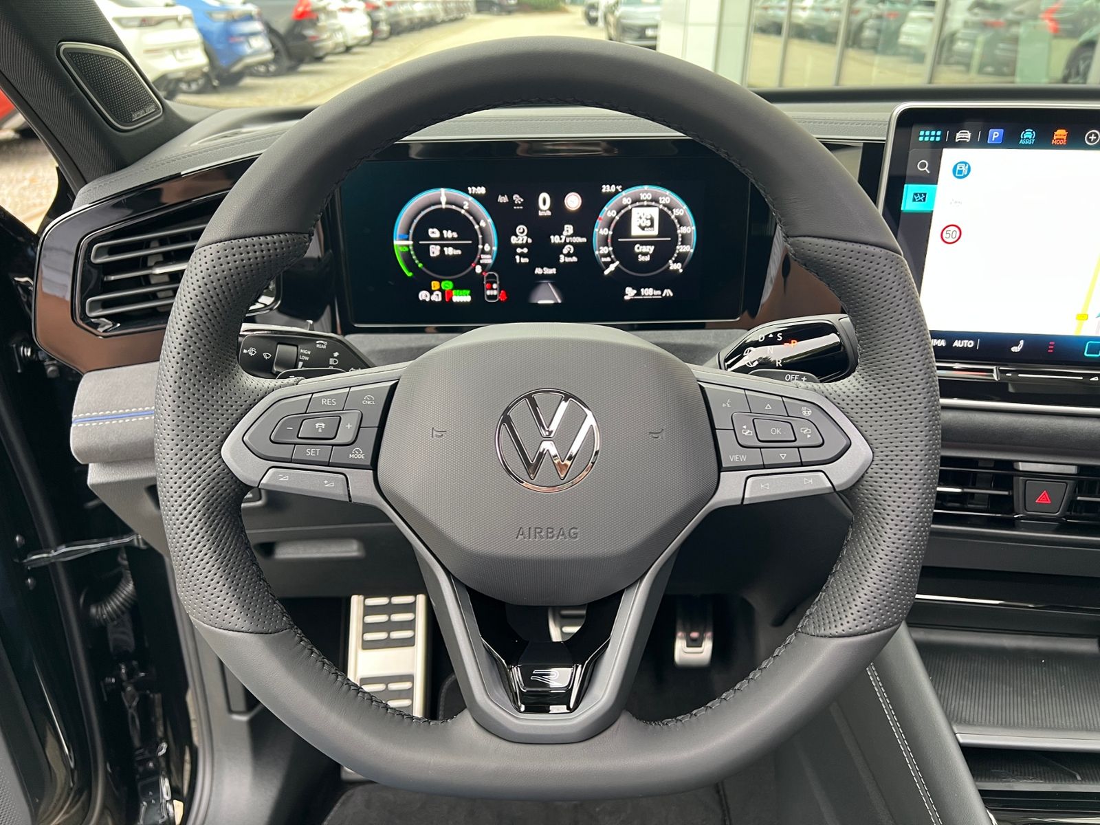 Fahrzeugabbildung Volkswagen Tiguan R-Line 1.5 eHybrid DSG *AHK, Harman & Kar