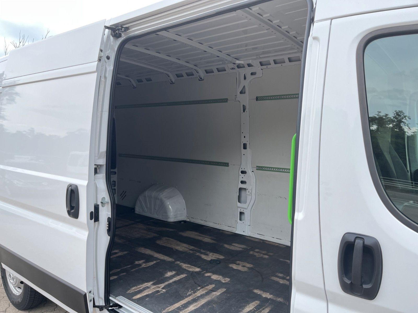 Fahrzeugabbildung Peugeot Boxer Kaste 435 L4H2 Pro*Navi*PDC*Kamera*Klima*