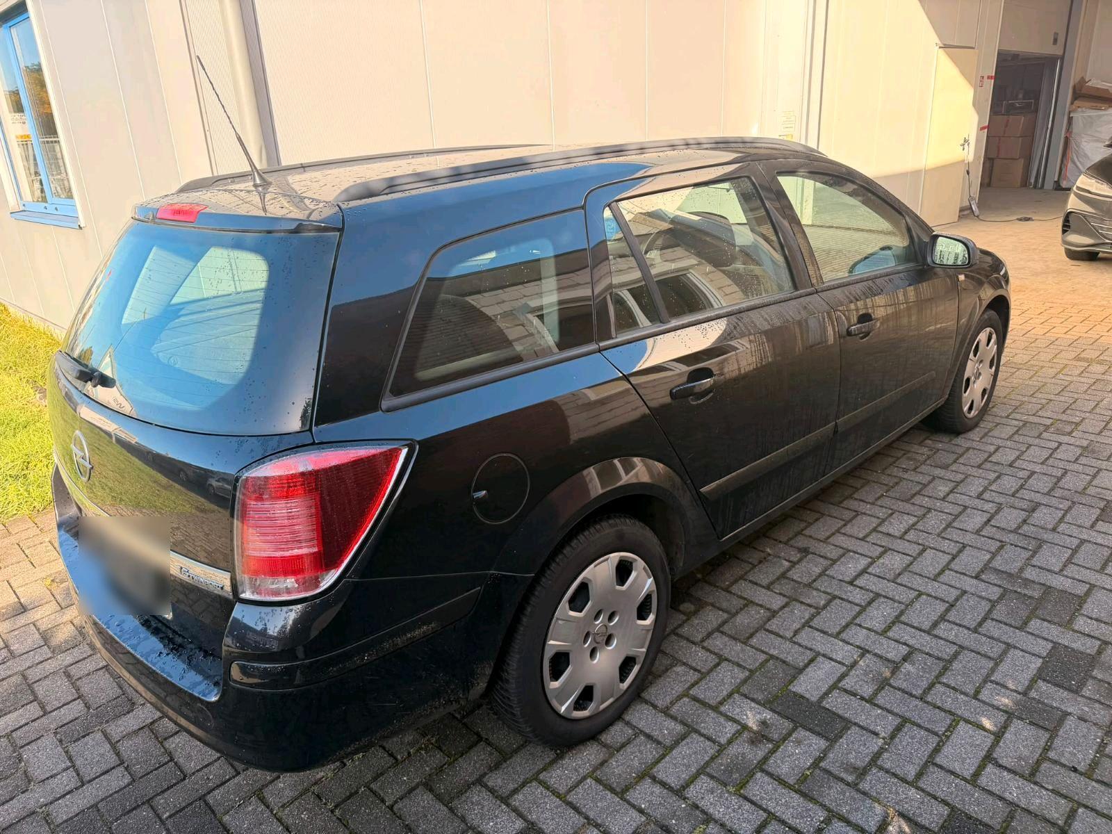 Opel Astra 2005 — photo 8
