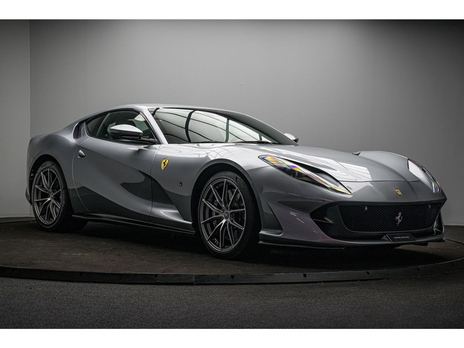 Ferrari 812 superfast 6.5 V12 800 imagem 3