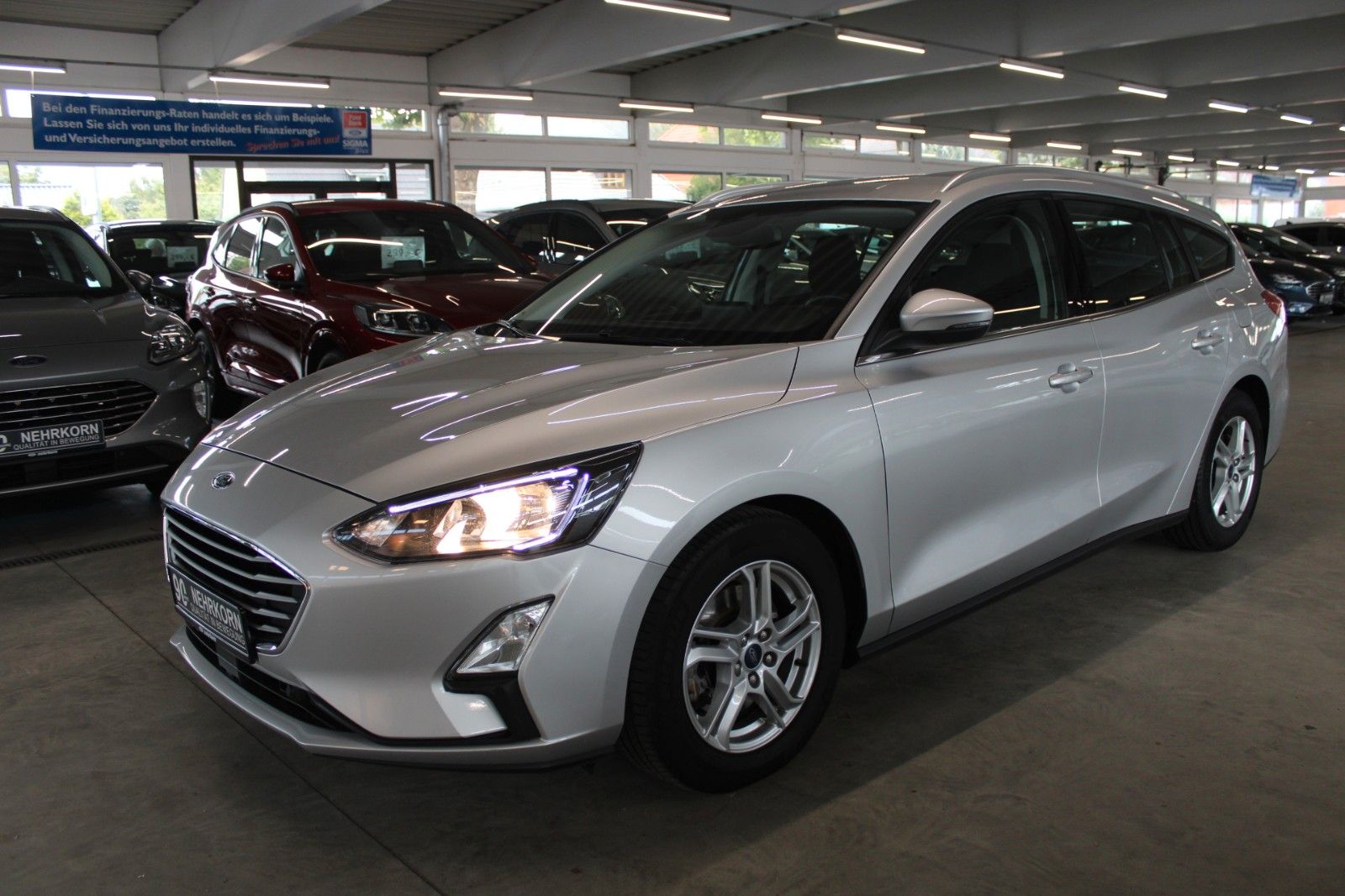 Fahrzeugabbildung Ford Focus Cool & Connect Automatik + AHK ACC WinterP