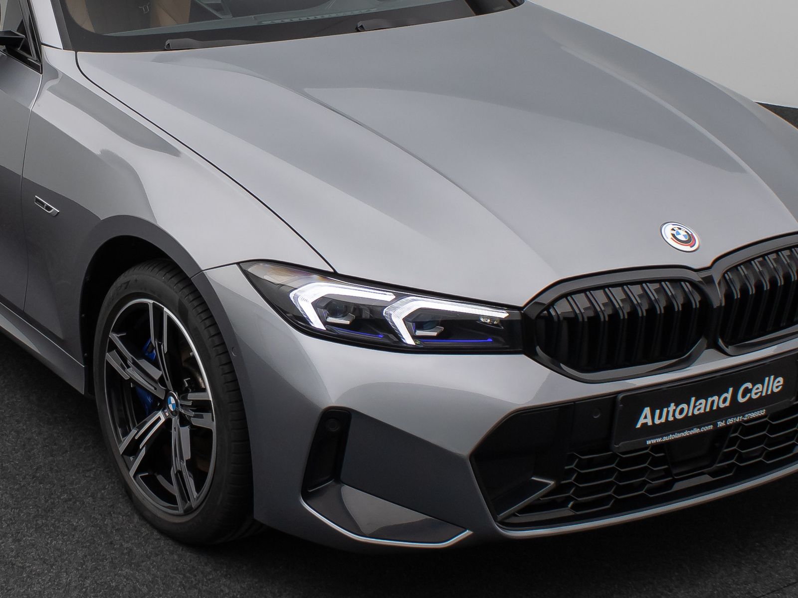 Fahrzeugabbildung BMW 330e xD M Sport Pro Panorama Kamera HUD DAB H/K