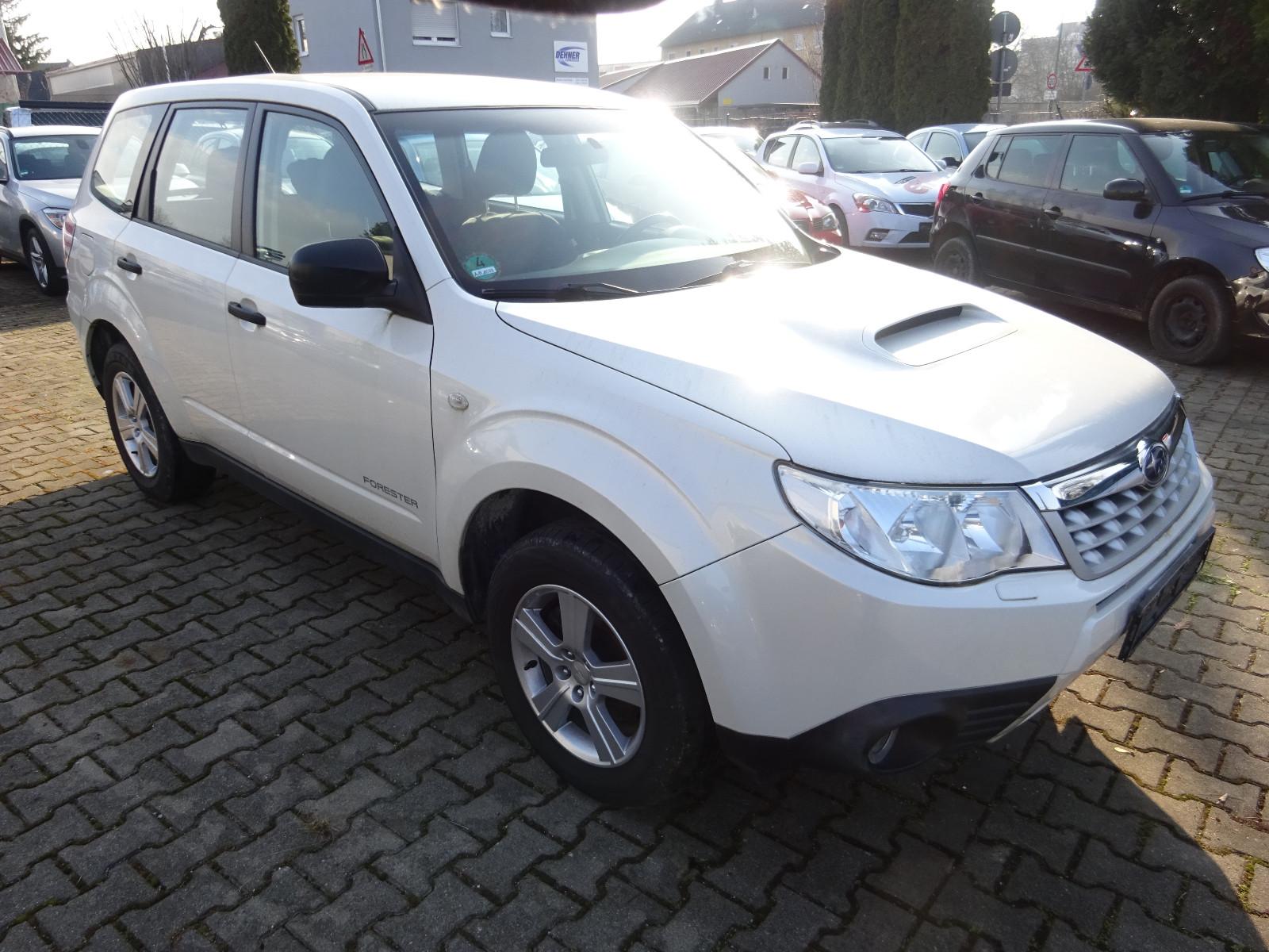 Subaru Forester 2012 — interior