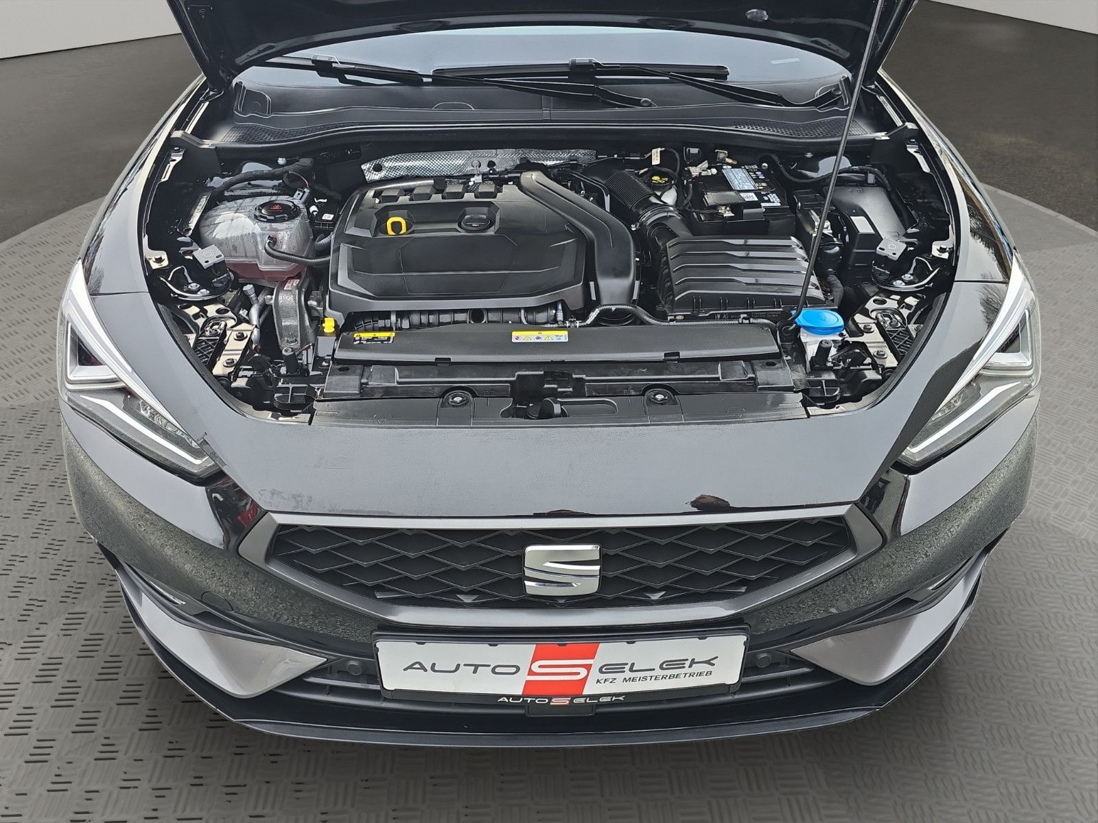 Fahrzeugabbildung SEAT Leon FR+Fahrassistenz+Voll-LED+Digital Cockpit
