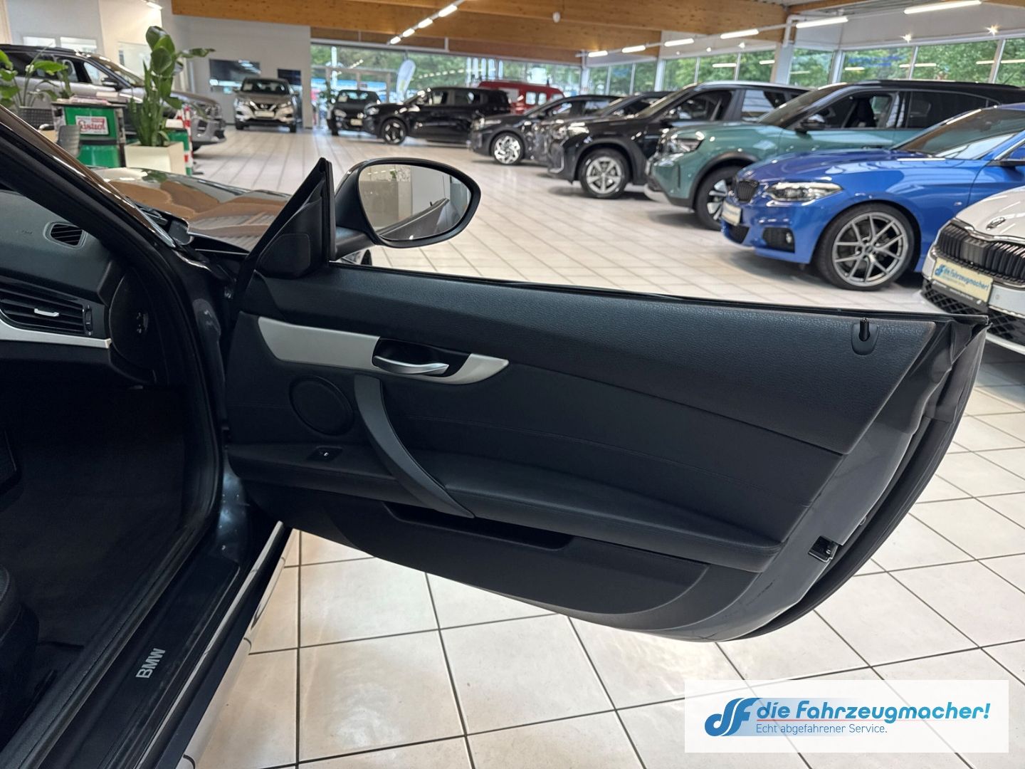 Fahrzeugabbildung BMW Z4 sdrive 18 i Roadster El. Verdeck AD Leder Xen